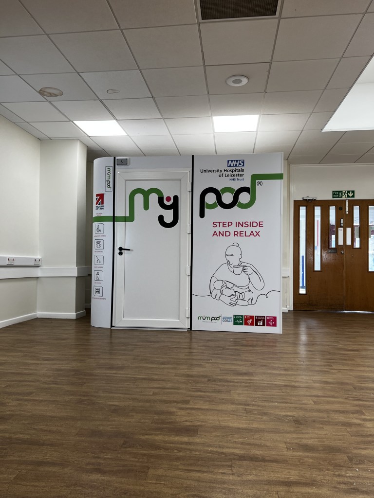 MumPod® Macro. Lactation Pod. Breastfeeding Pod. Nursing Room. Wellbeing Room. Working mother. FULL POD.