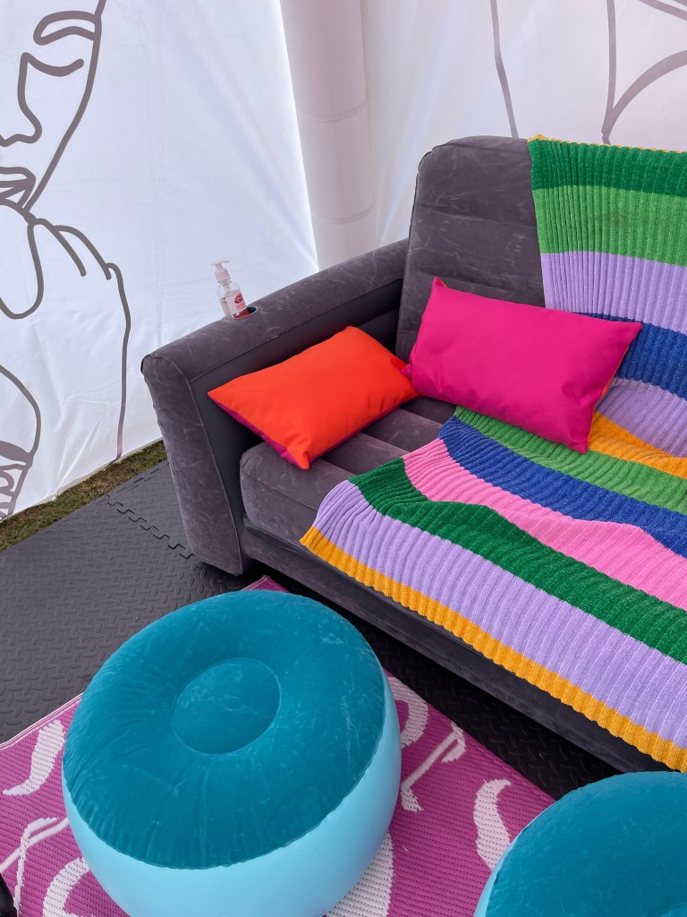MumPod®. Breastfeeding mother. Lactation Pod. Breastfeeding Pod. Nursing Room. Wellbeing Room. Working mother. inside sofa.